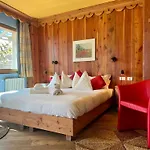 Otel Nest 4*