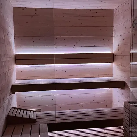 Nest Hotel 4*